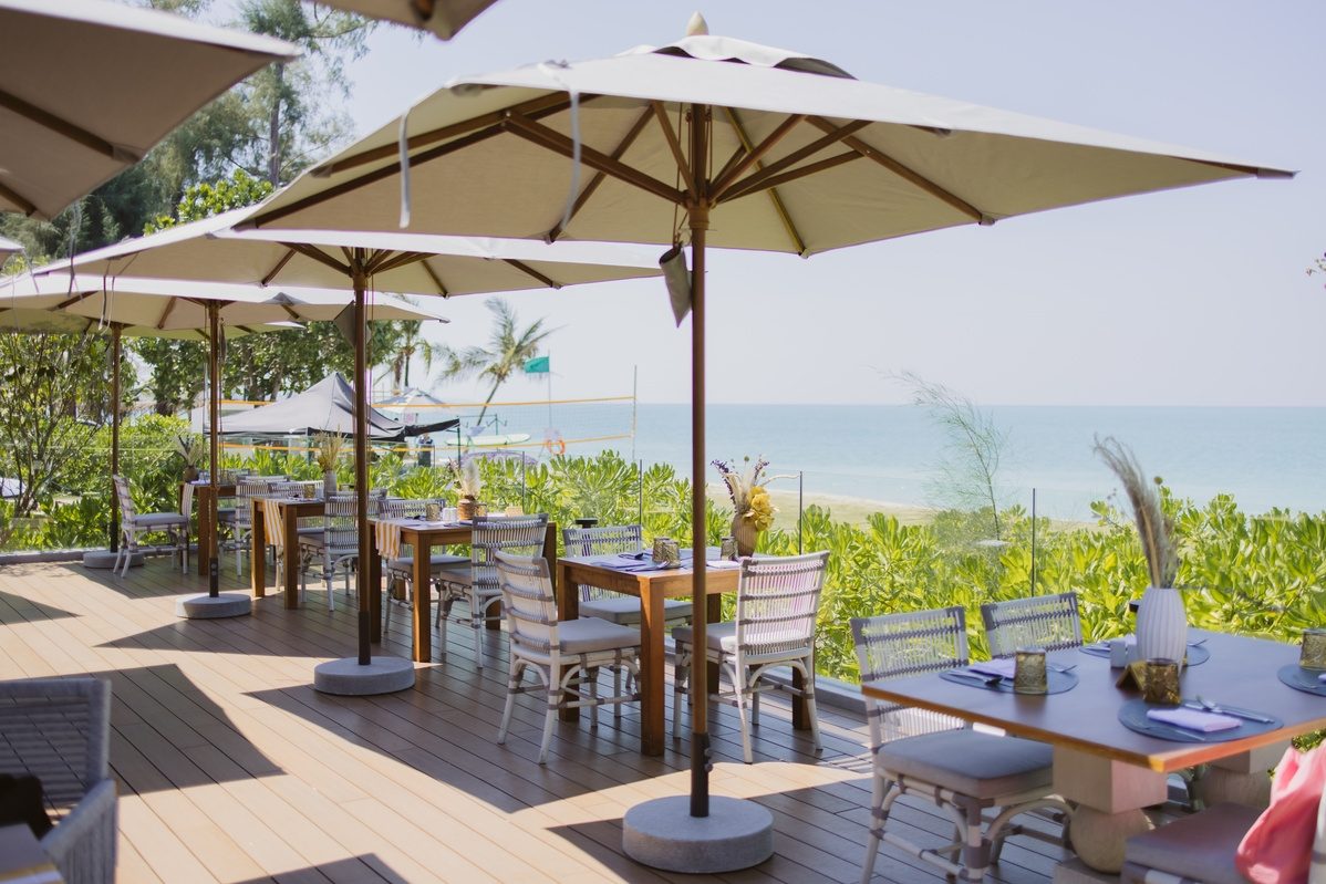 Beachfront dining